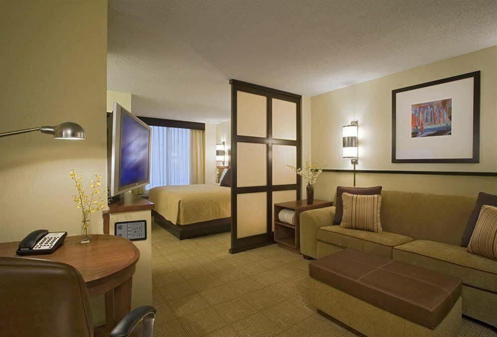 Hyatt Place Albuquerque Uptown Exterior foto